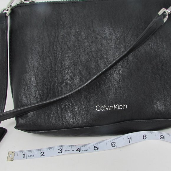 CALVIN KLEIN BLACK  STRESSED FAUX LEATHER SHOULDER / CROSSBODY BAG! - Picture 7 of 8